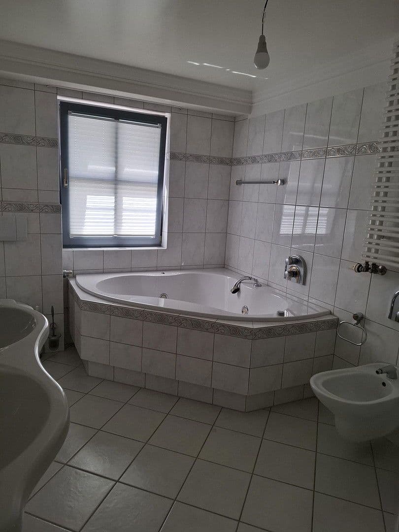 Prenájom bytu 2-izbový 75 m², Wimsheim, Bádensko-Wurttembersko Prenájom bytu 2-izbový 75 m², Wimsheim, Bádensko-Wurttembersko