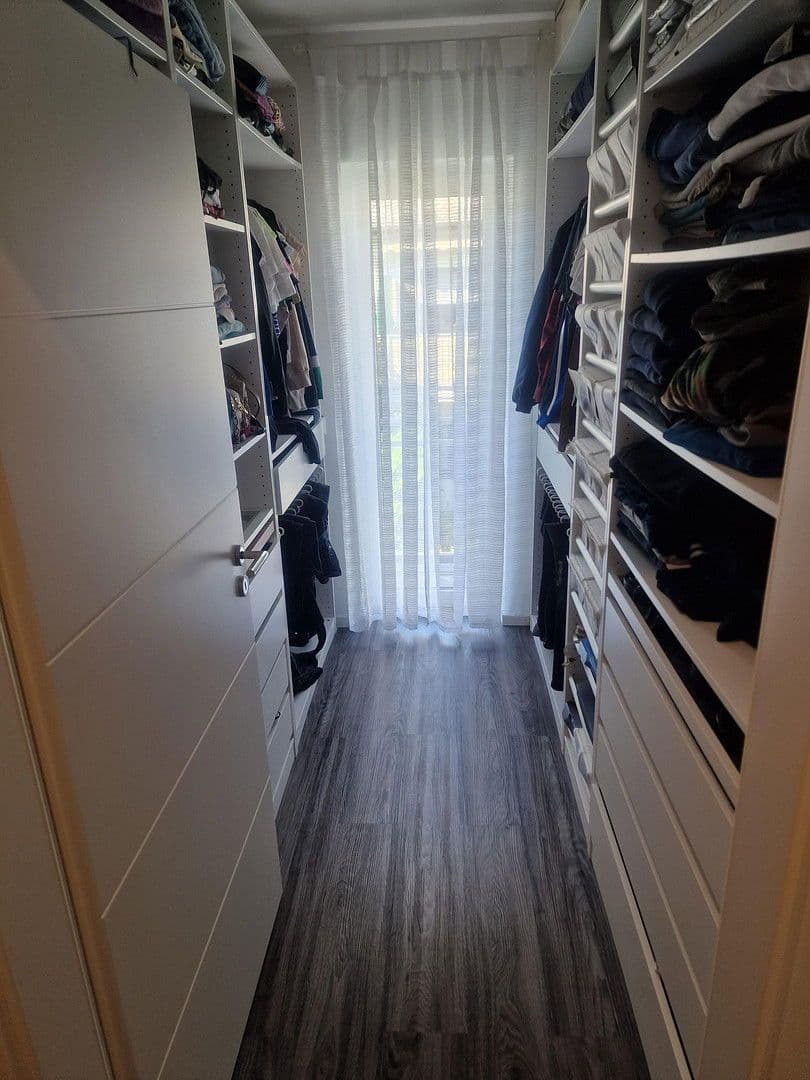 Predaj domu 233 m², pozemek 369 m², Andernach, Porýnie-Falcko Predaj domu 233 m², pozemek 369 m², Andernach, Porýnie-Falcko