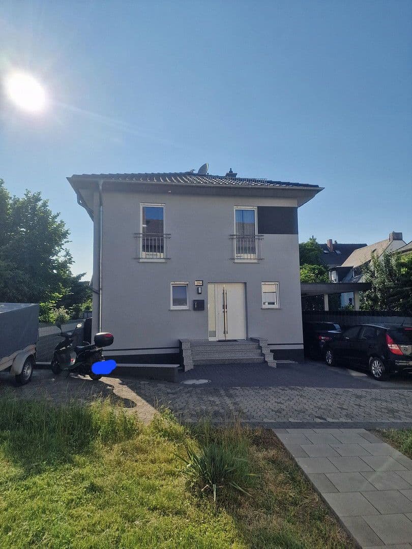 Predaj domu 233 m², pozemek 369 m², Andernach, Porýnie-Falcko Predaj domu 233 m², pozemek 369 m², Andernach, Porýnie-Falcko