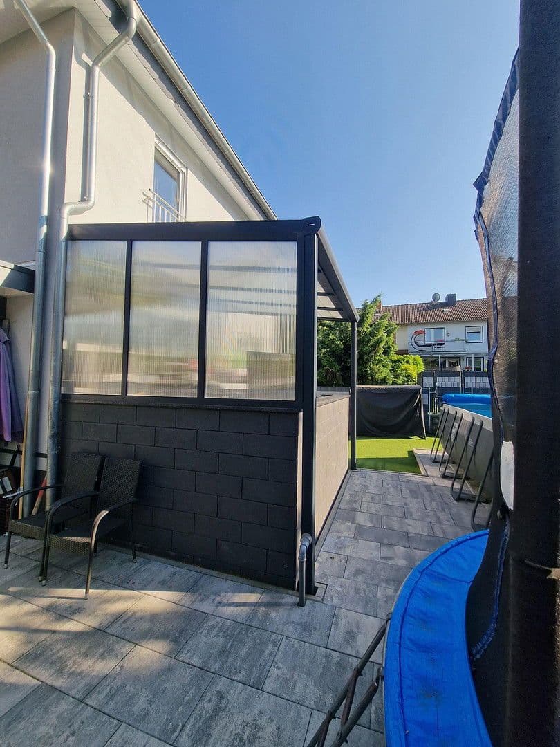 Predaj domu 233 m², pozemek 369 m², Andernach, Porýnie-Falcko Predaj domu 233 m², pozemek 369 m², Andernach, Porýnie-Falcko