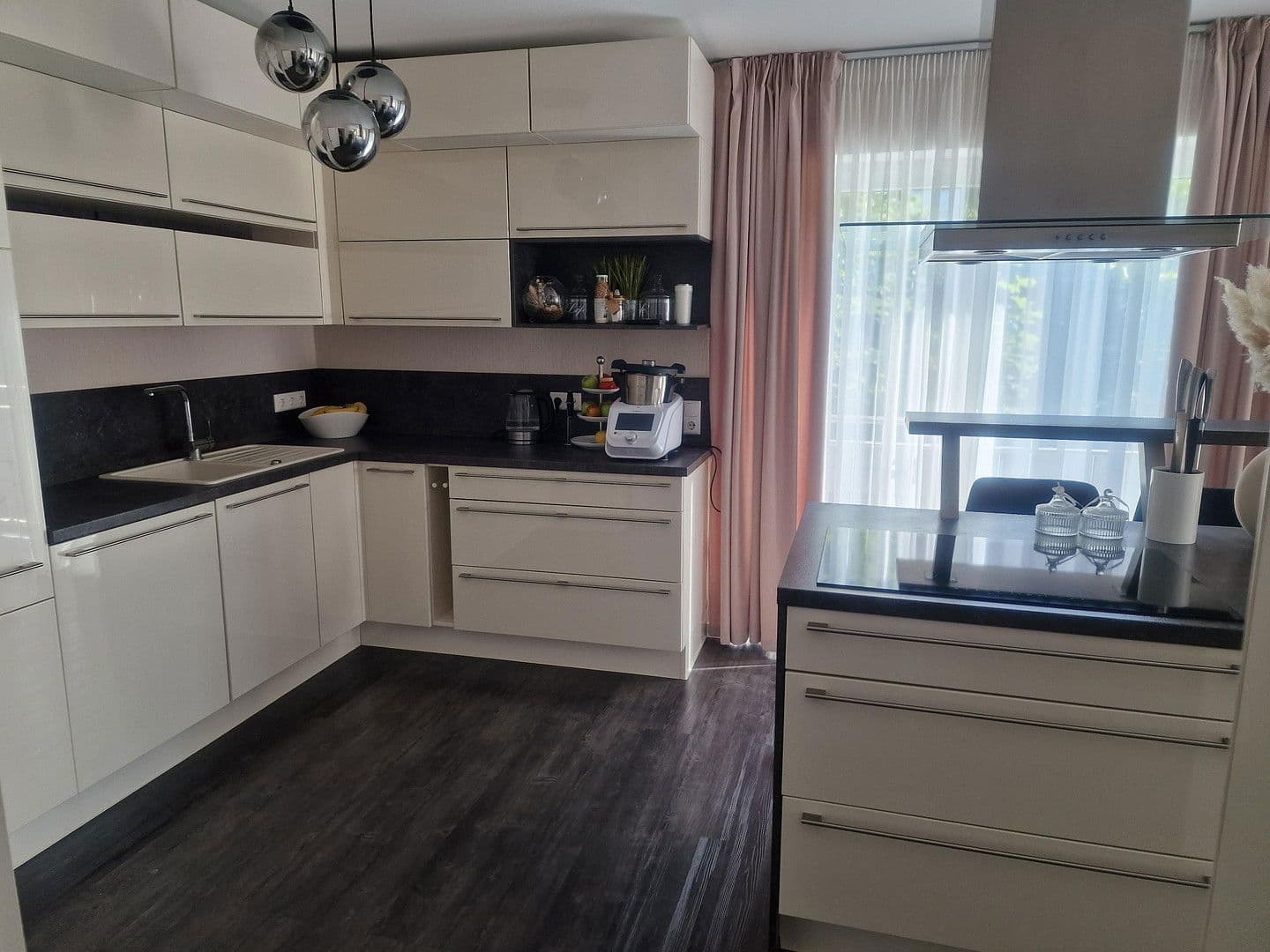 Predaj domu 233 m², pozemek 369 m², Andernach, Porýnie-Falcko Predaj domu 233 m², pozemek 369 m², Andernach, Porýnie-Falcko
