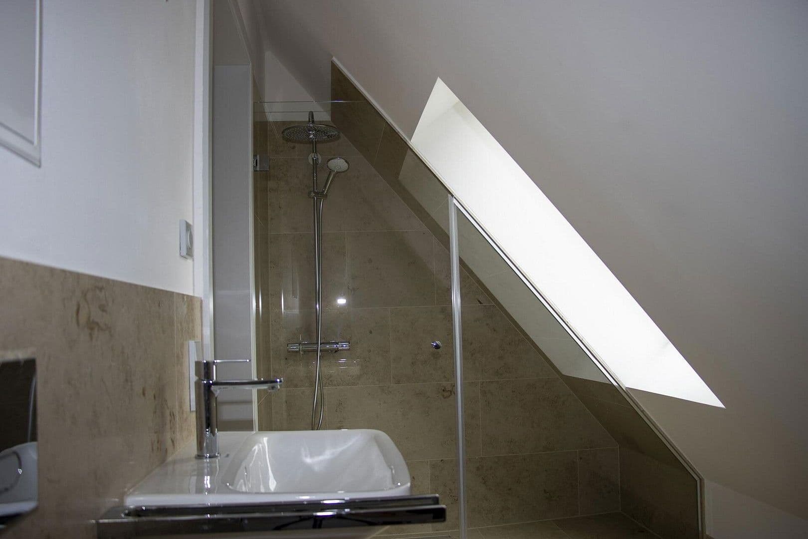 Prenájom bytu 3-izbový 87 m², Berliner Str. 27, Buckow, Brandenbursko Prenájom bytu 3-izbový 87 m², Berliner Str. 27, Buckow, Brandenbursko