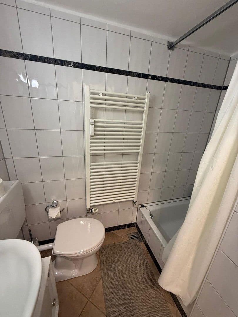 Prenájom bytu 1-izbový 35 m², Ritterstraße 21, Düsseldorf, Severné Porýnie - Westfálsko Prenájom bytu 1-izbový 35 m², Ritterstraße 21, Düsseldorf, Severné Porýnie - Westfálsko