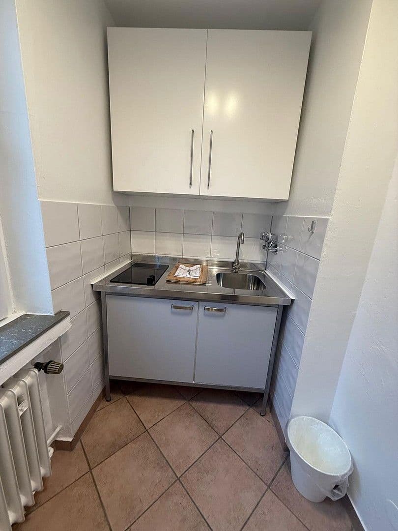 Prenájom bytu 1-izbový 35 m², Ritterstraße 21, Düsseldorf, Severné Porýnie - Westfálsko Prenájom bytu 1-izbový 35 m², Ritterstraße 21, Düsseldorf, Severné Porýnie - Westfálsko