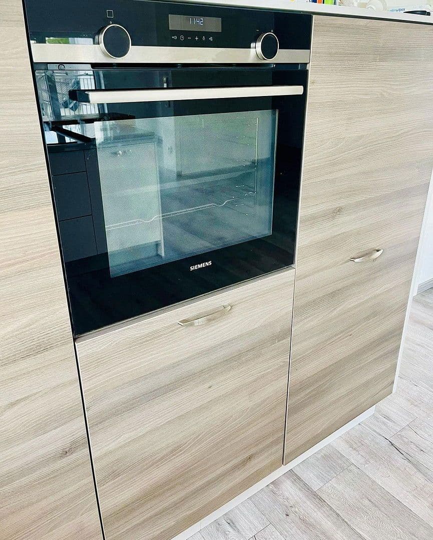 Prenájom bytu 3-izbový 110 m², Gwinnerstraße 35, Frankfurt am Main, Hesensko Prenájom bytu 3-izbový 110 m², Gwinnerstraße 35, Frankfurt am Main, Hesensko