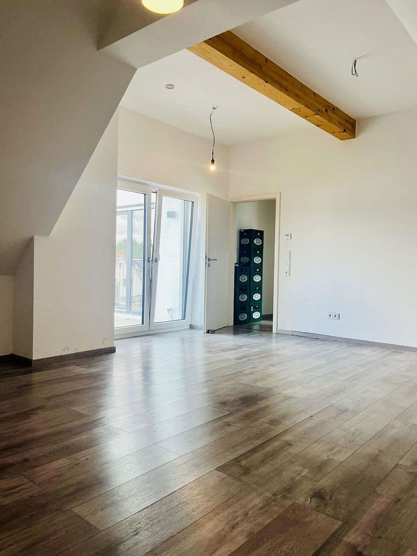 Prenájom bytu 3-izbový 110 m², Gwinnerstraße 35, Frankfurt am Main, Hesensko Prenájom bytu 3-izbový 110 m², Gwinnerstraße 35, Frankfurt am Main, Hesensko