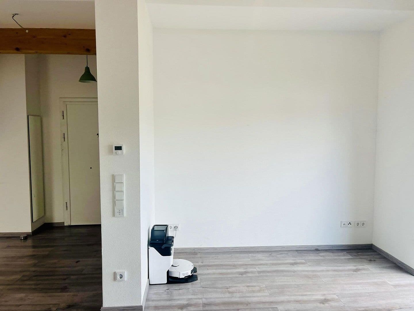 Prenájom bytu 3-izbový 110 m², Gwinnerstraße 35, Frankfurt am Main, Hesensko Prenájom bytu 3-izbový 110 m², Gwinnerstraße 35, Frankfurt am Main, Hesensko