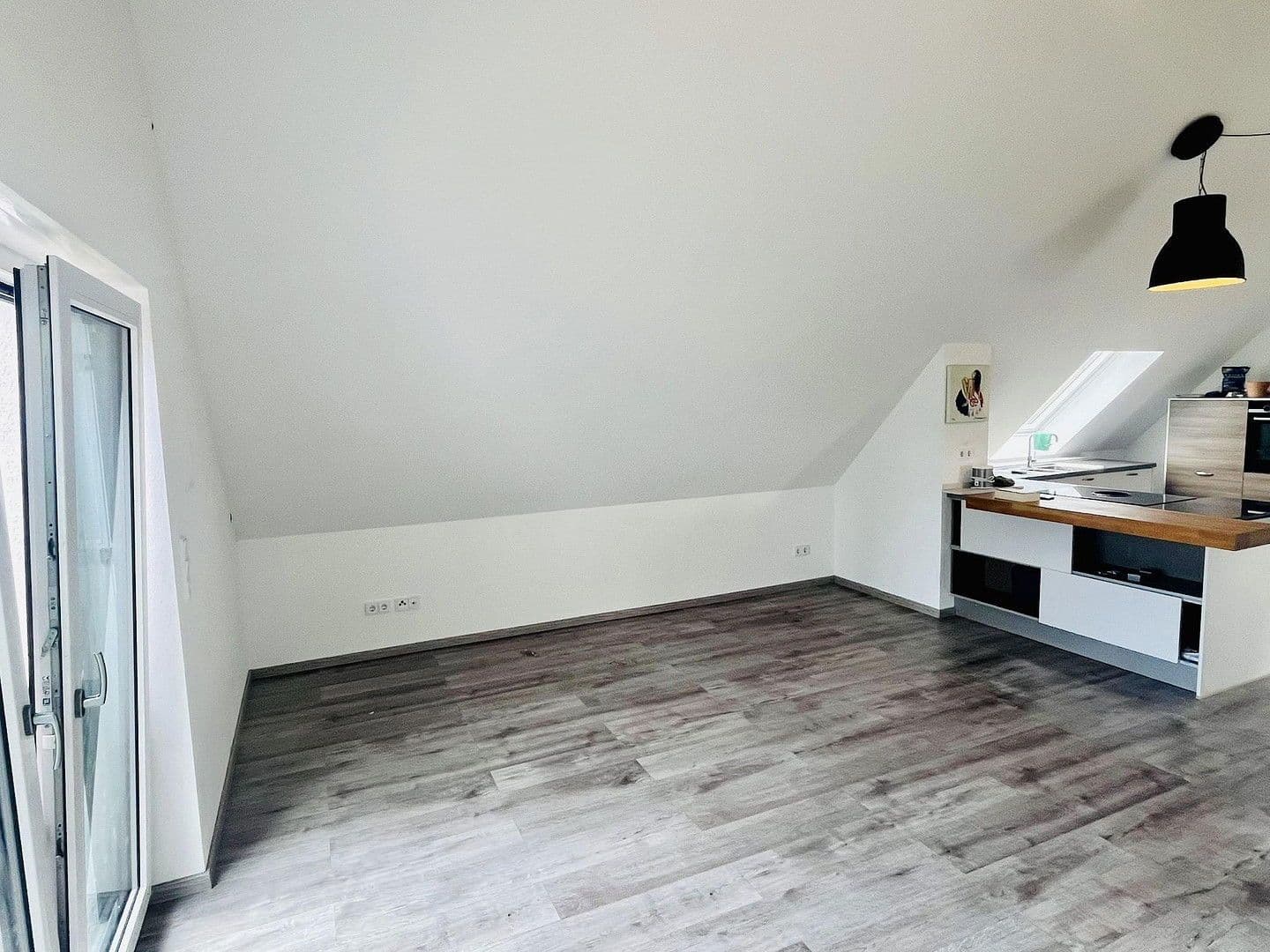 Prenájom bytu 3-izbový 110 m², Gwinnerstraße 35, Frankfurt am Main, Hesensko Prenájom bytu 3-izbový 110 m², Gwinnerstraße 35, Frankfurt am Main, Hesensko