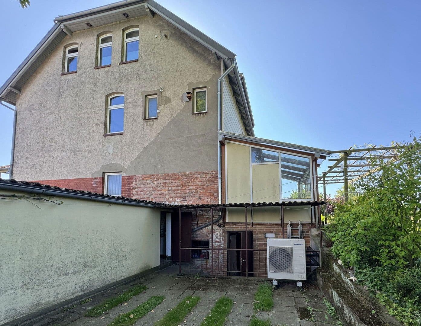 Predaj domu 300 m², pozemek 1.752 m², Ronnenberg, Dolné Sasko Predaj domu 300 m², pozemek 1.752 m², Ronnenberg, Dolné Sasko