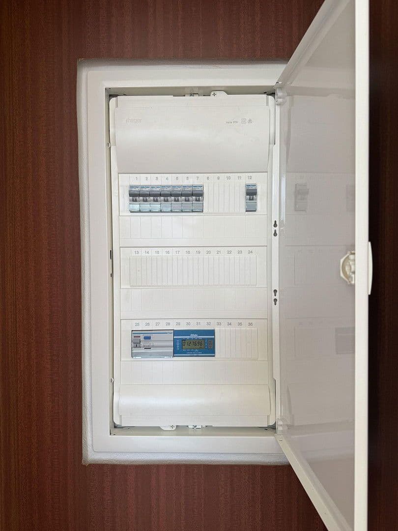 Predaj domu 300 m², pozemek 1.752 m², Ronnenberg, Dolné Sasko Predaj domu 300 m², pozemek 1.752 m², Ronnenberg, Dolné Sasko