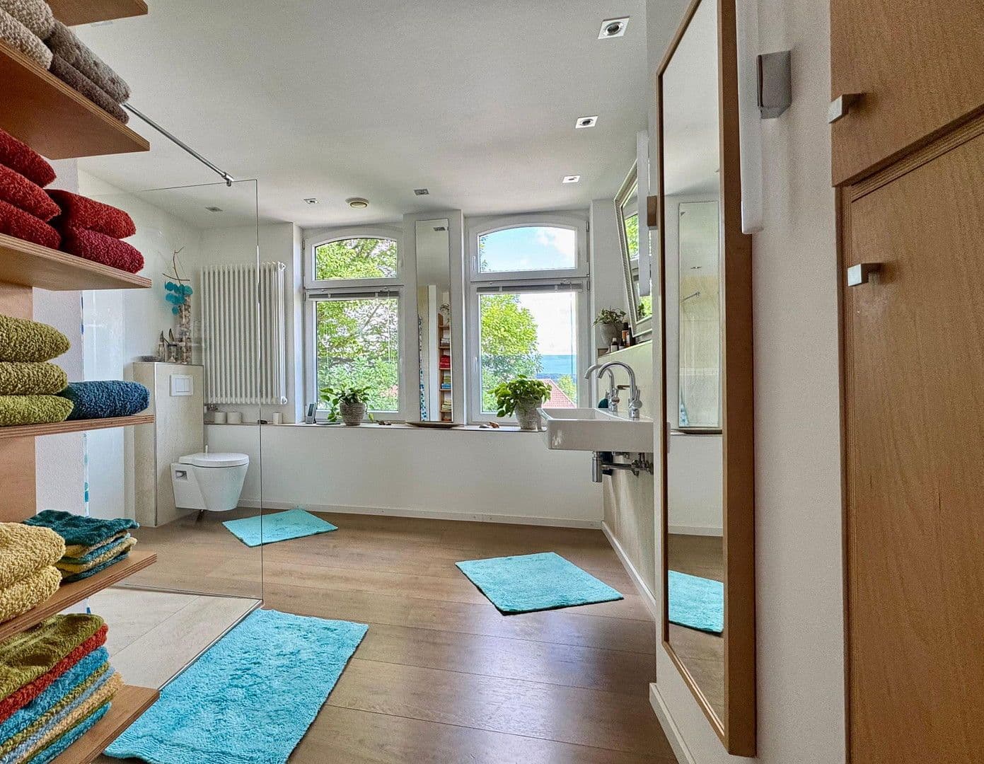 Predaj domu 300 m², pozemek 1.752 m², Ronnenberg, Dolné Sasko Predaj domu 300 m², pozemek 1.752 m², Ronnenberg, Dolné Sasko