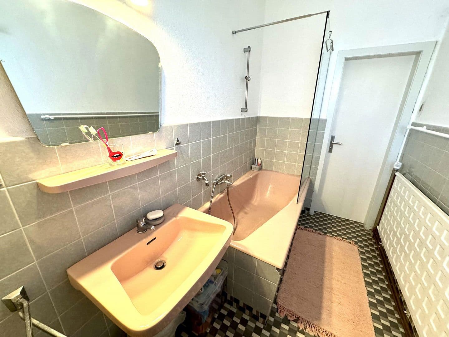 Predaj domu 300 m², pozemek 1.752 m², Ronnenberg, Dolné Sasko Predaj domu 300 m², pozemek 1.752 m², Ronnenberg, Dolné Sasko