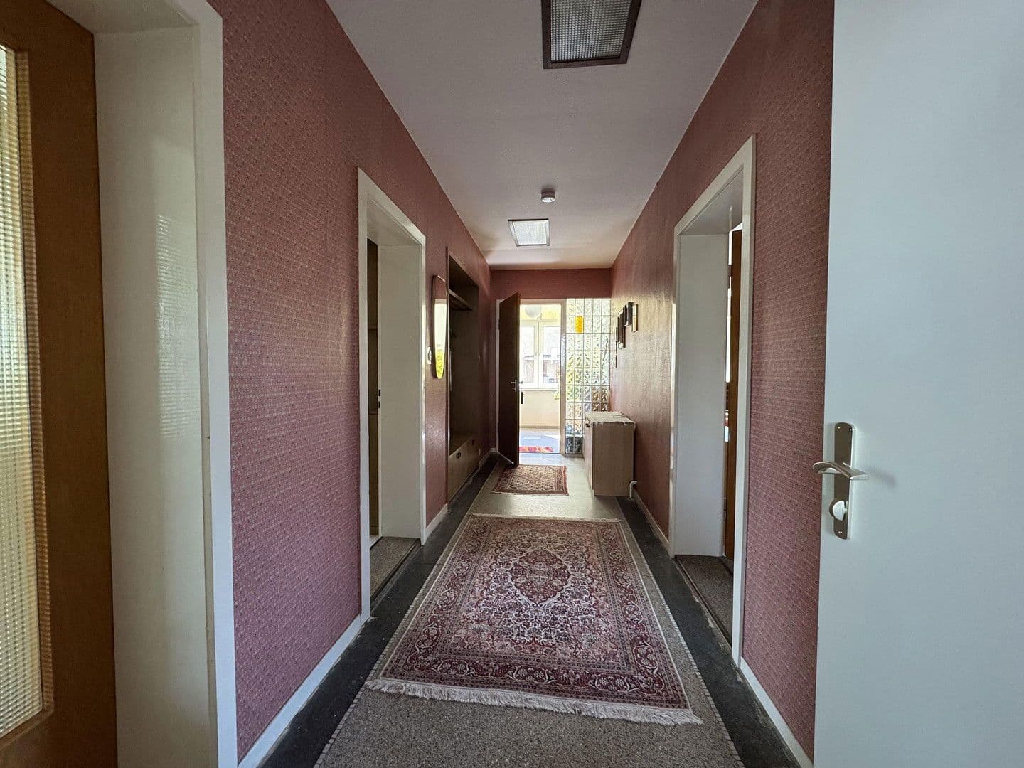 Predaj domu 300 m², pozemek 1.752 m², Ronnenberg, Dolné Sasko Predaj domu 300 m², pozemek 1.752 m², Ronnenberg, Dolné Sasko