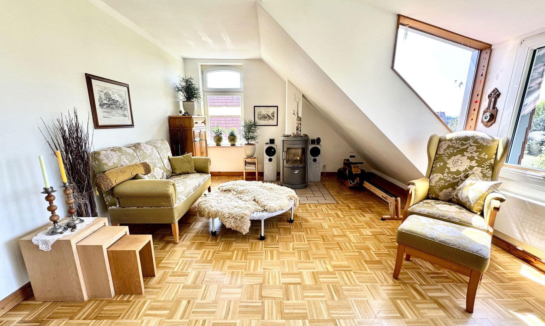 Predaj domu 300 m², pozemek 1.752 m², Ronnenberg, Dolné Sasko Predaj domu 300 m², pozemek 1.752 m², Ronnenberg, Dolné Sasko