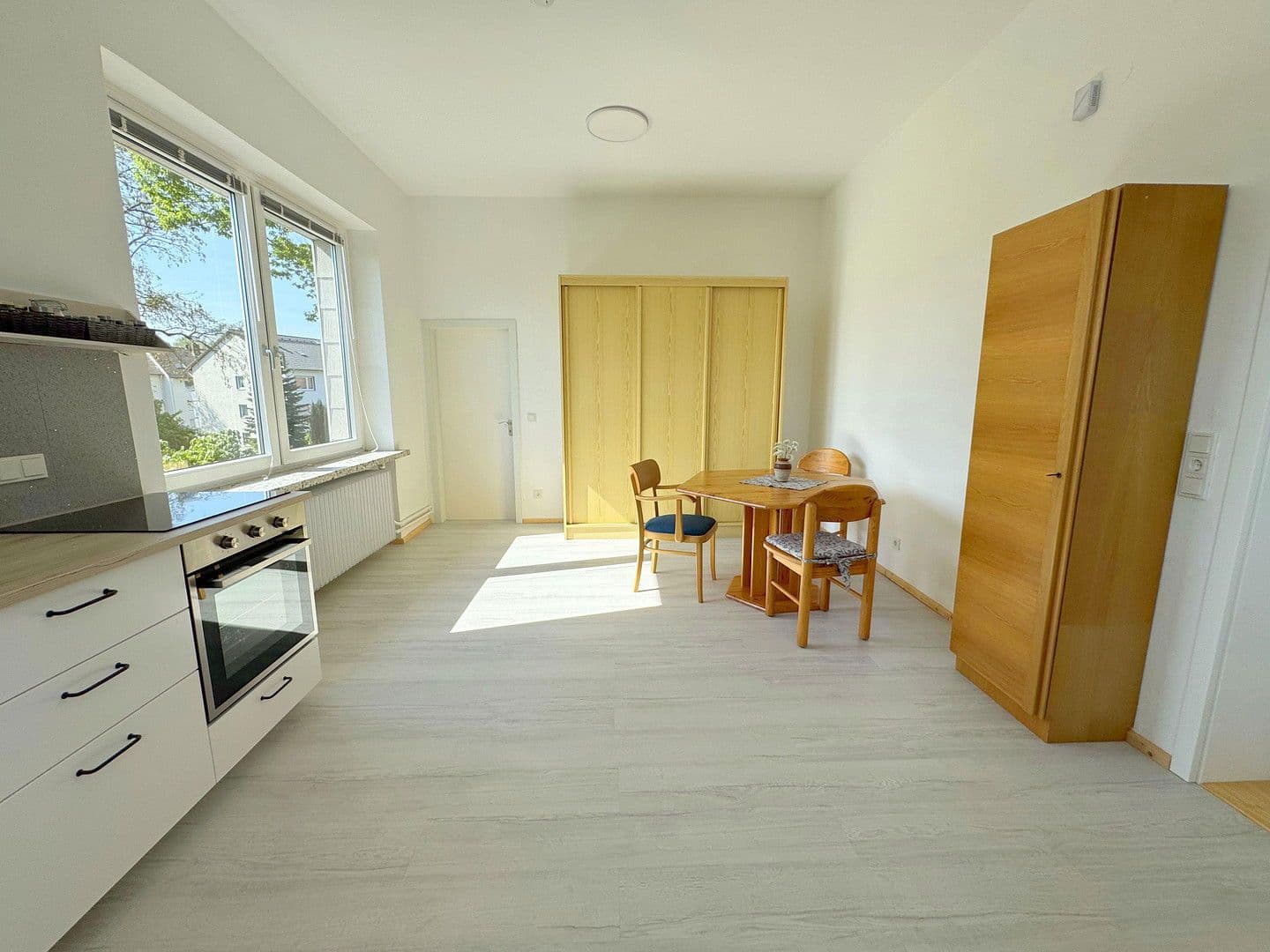 Predaj domu 300 m², pozemek 1.752 m², Ronnenberg, Dolné Sasko Predaj domu 300 m², pozemek 1.752 m², Ronnenberg, Dolné Sasko