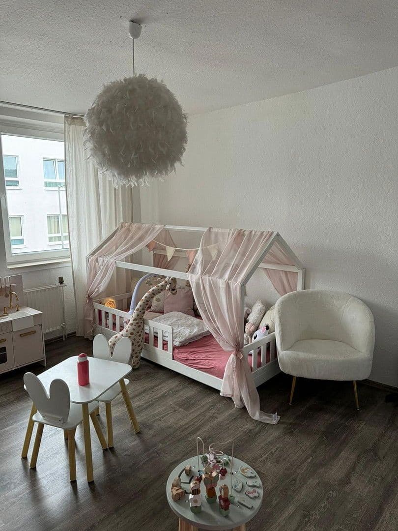 Prenájom bytu 3-izbový 77 m², Postweg 29, Oberhausen, Severné Porýnie - Westfálsko Prenájom bytu 3-izbový 77 m², Postweg 29, Oberhausen, Severné Porýnie - Westfálsko