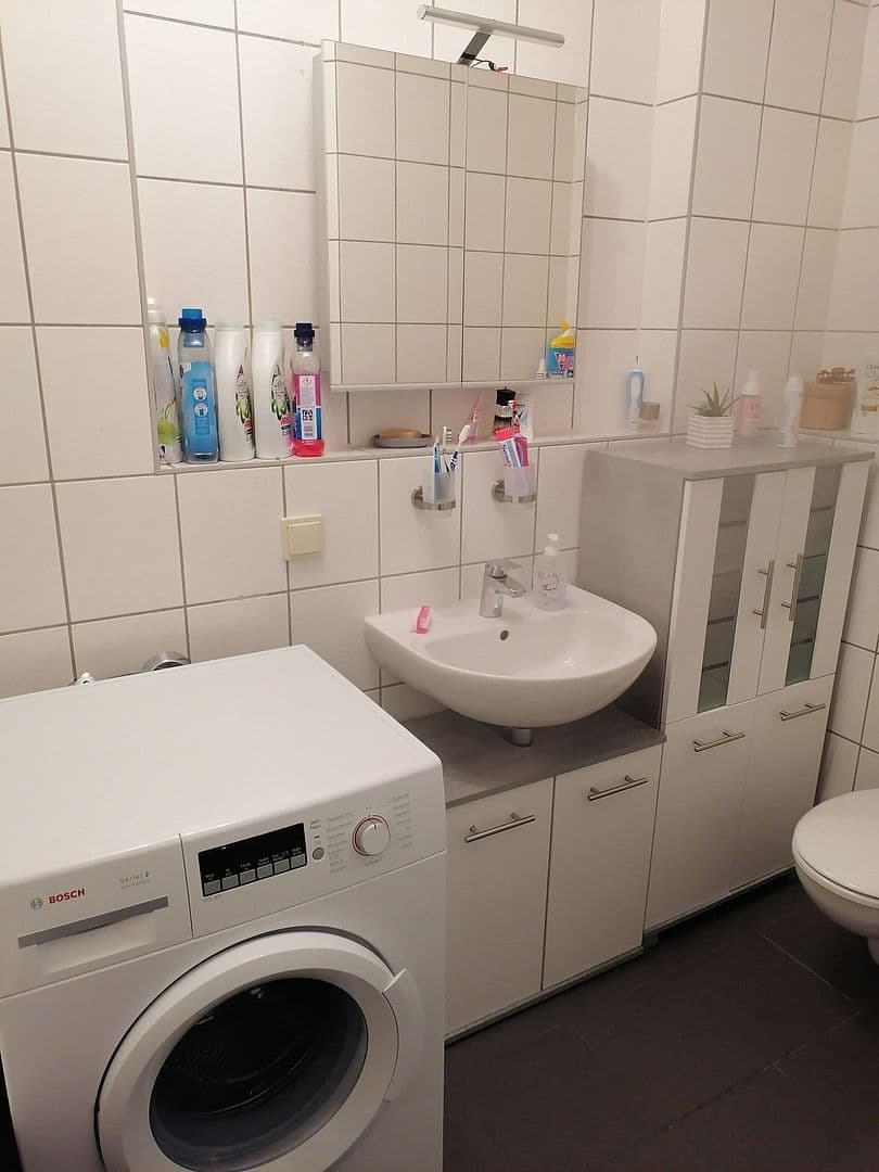 Prenájom bytu 3-izbový 68 m², Kaimberger Straße 12, Gera, Durínsko Prenájom bytu 3-izbový 68 m², Kaimberger Straße 12, Gera, Durínsko