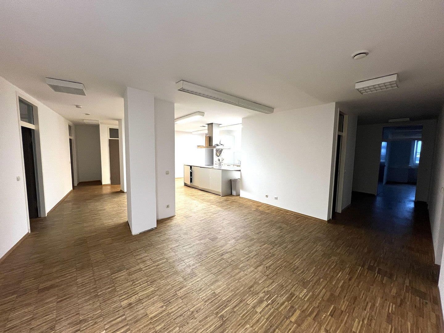 Prenájom kancelárie 260 m², Maximilianstrasse 66, Bayreuth, Bavorsko Prenájom kancelárie 260 m², Maximilianstrasse 66, Bayreuth, Bavorsko
