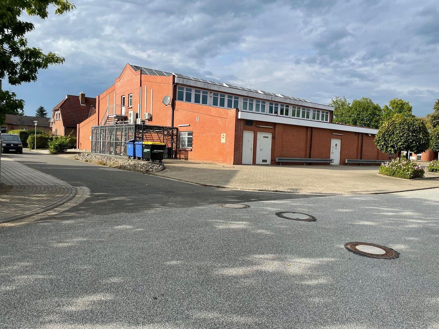 Prenájom nebytového priestoru 2.400 m², Marschacht, Dolné Sasko Prenájom nebytového priestoru 2.400 m², Marschacht, Dolné Sasko