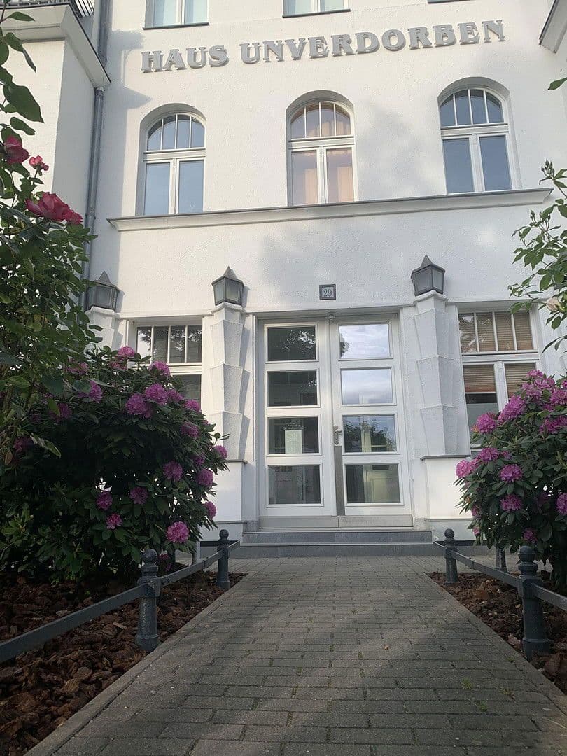 Prenájom kancelárie 14 m², Giesensdorfer Str. 29, BERLIN, Berlín Prenájom kancelárie 14 m², Giesensdorfer Str. 29, BERLIN, Berlín