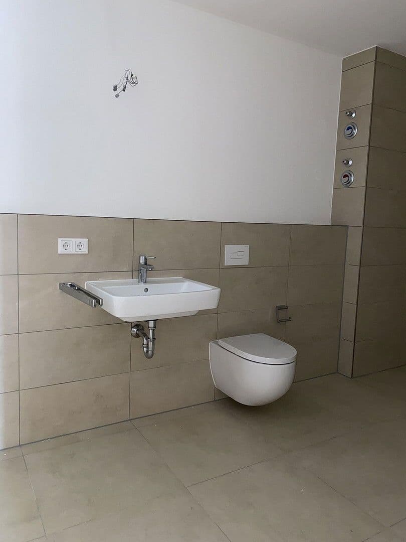 Prenájom bytu 2-izbový 65 m², Neuburg an der Donau, Bavorsko Prenájom bytu 2-izbový 65 m², Neuburg an der Donau, Bavorsko