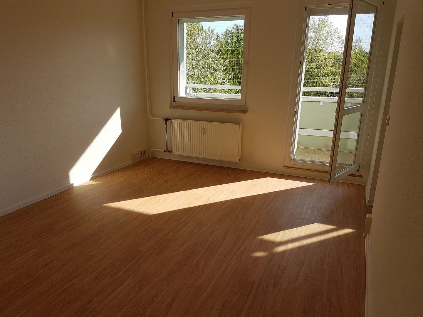 Prenájom bytu 3-izbový 64 m², Otto - Dix - Ring, Dresden, Sasko Prenájom bytu 3-izbový 64 m², Otto - Dix - Ring, Dresden, Sasko