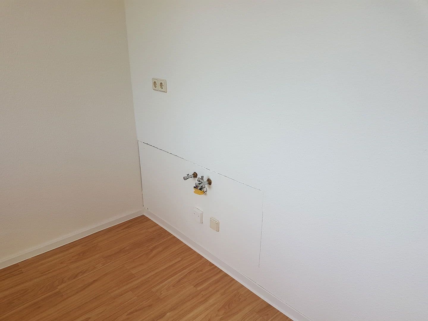 Prenájom bytu 3-izbový 64 m², Otto - Dix - Ring, Dresden, Sasko Prenájom bytu 3-izbový 64 m², Otto - Dix - Ring, Dresden, Sasko