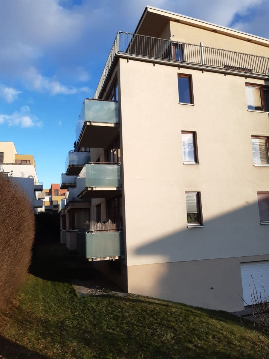 Prenájom bytu 2-izbový 54 m², Laudonova, Praha, Praha Prenájom bytu 2-izbový 54 m², Laudonova, Praha, Praha