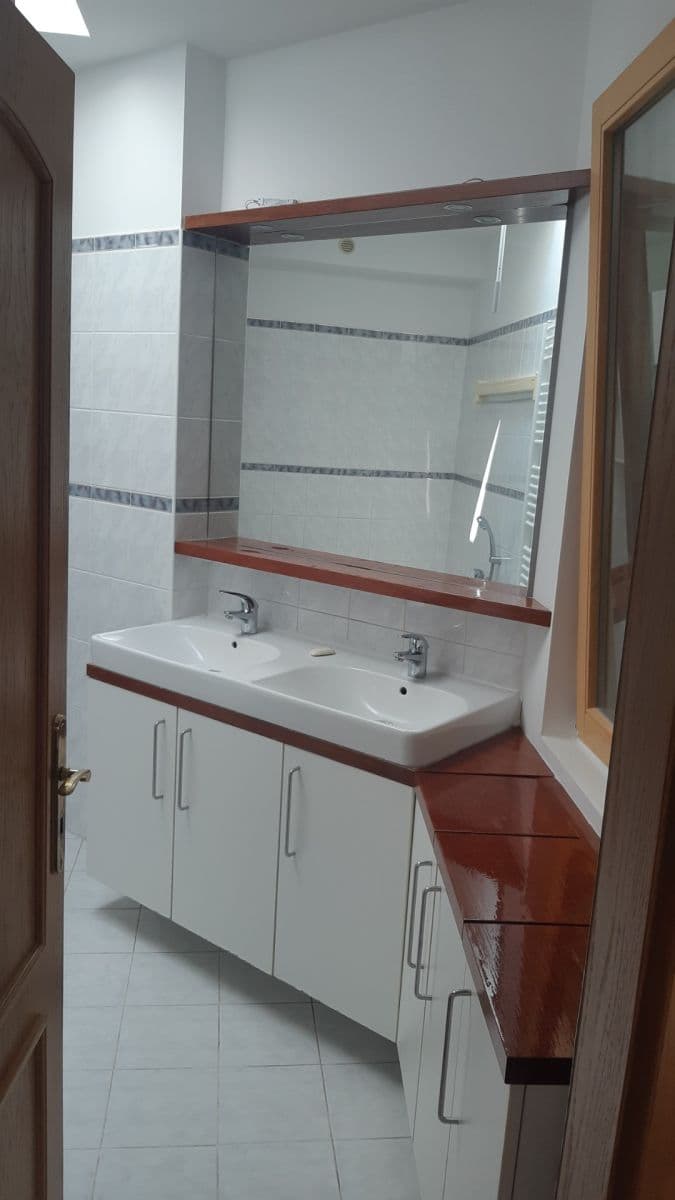 Prenájom bytu 3-izbový 136 m², Na Výsledku II, Praha, Praha Prenájom bytu 3-izbový 136 m², Na Výsledku II, Praha, Praha