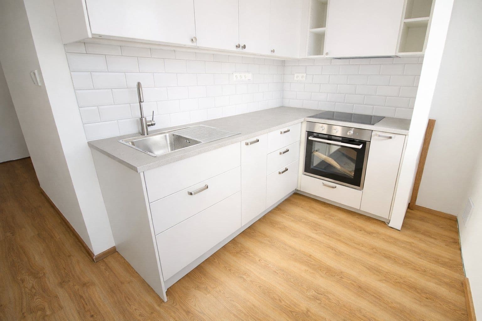 Prenájom bytu 1-izbový 35 m², Hostýnská, Praha, Praha Prenájom bytu 1-izbový 35 m², Hostýnská, Praha, Praha