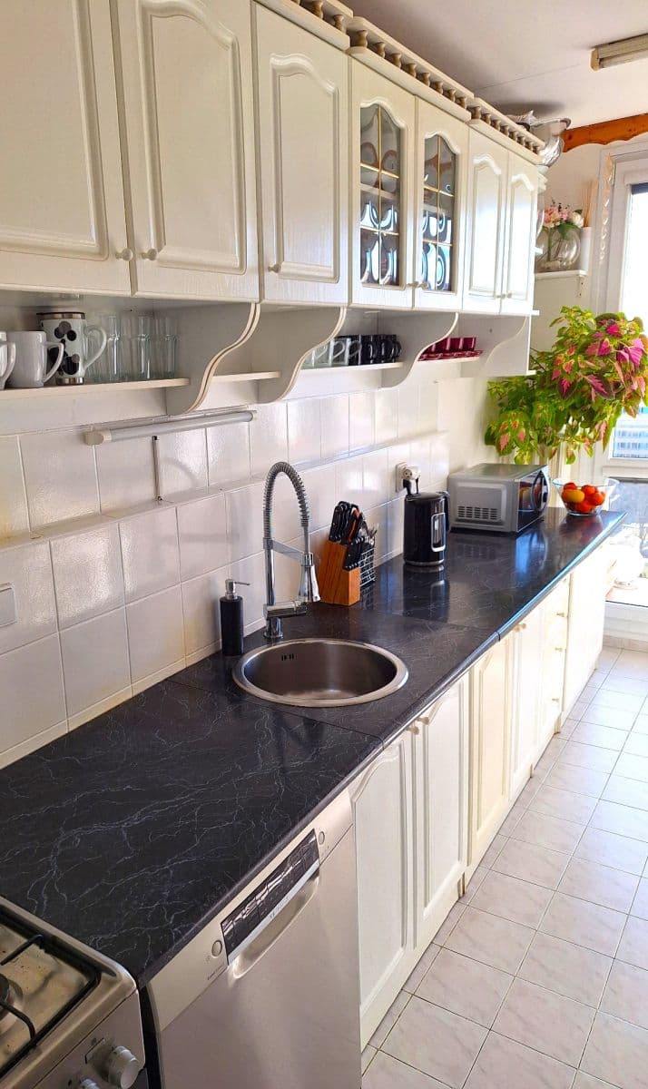 Prenájom bytu 3-izbový 73 m², Zdiměřická, Praha, Praha Prenájom bytu 3-izbový 73 m², Zdiměřická, Praha, Praha