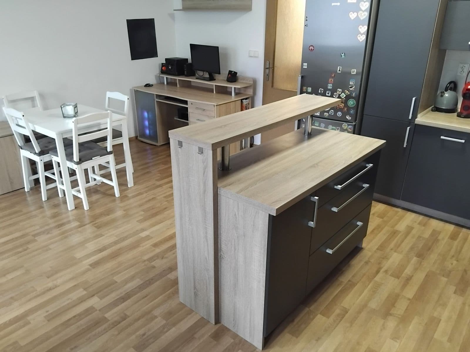 Predaj bytu 2-izbový 63 m², Na Okruhu, Jesenice, Středočeský kraj Predaj bytu 2-izbový 63 m², Na Okruhu, Jesenice, Středočeský kraj