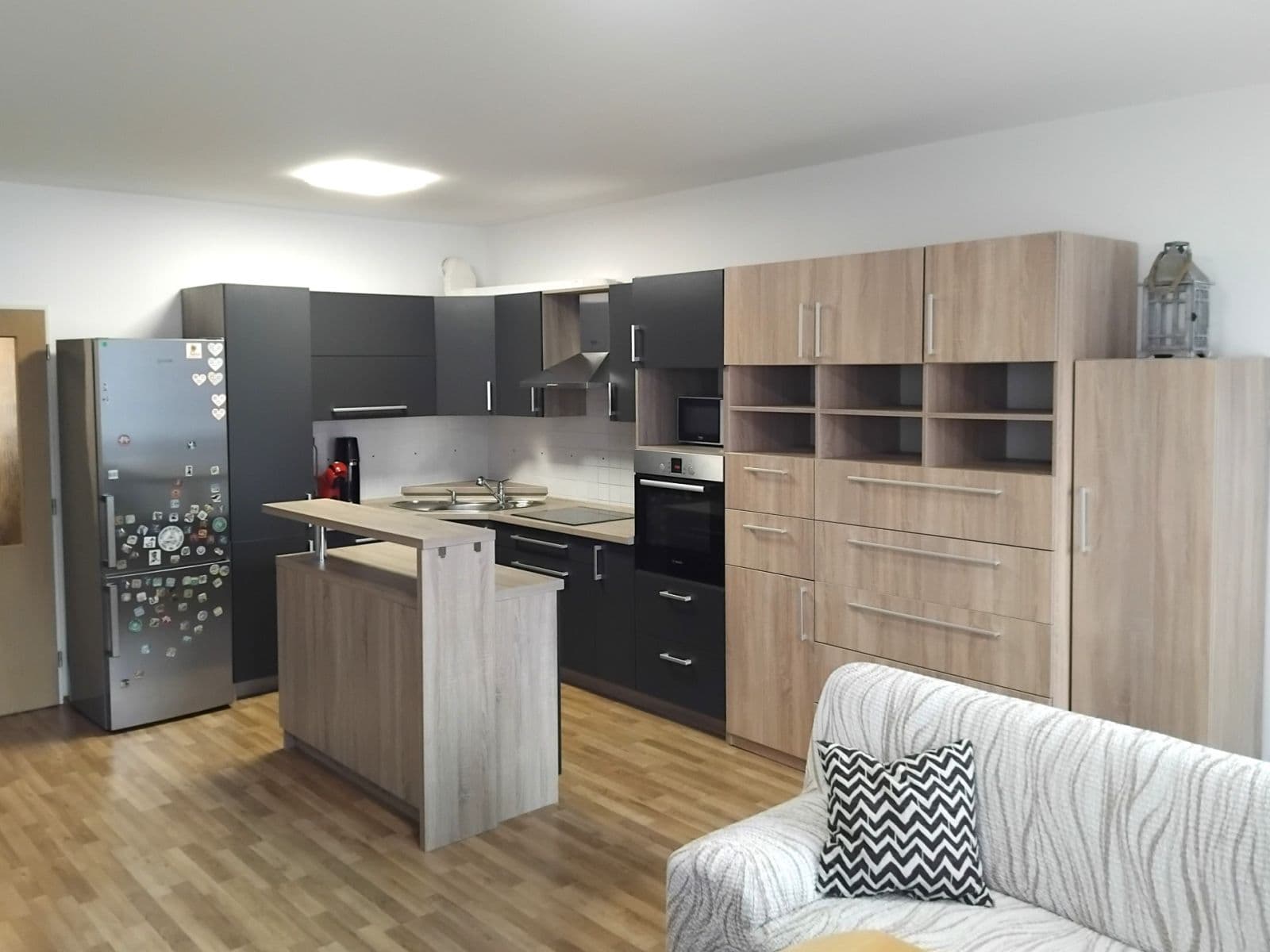 Predaj bytu 2-izbový 63 m², Na Okruhu, Jesenice, Středočeský kraj Predaj bytu 2-izbový 63 m², Na Okruhu, Jesenice, Středočeský kraj