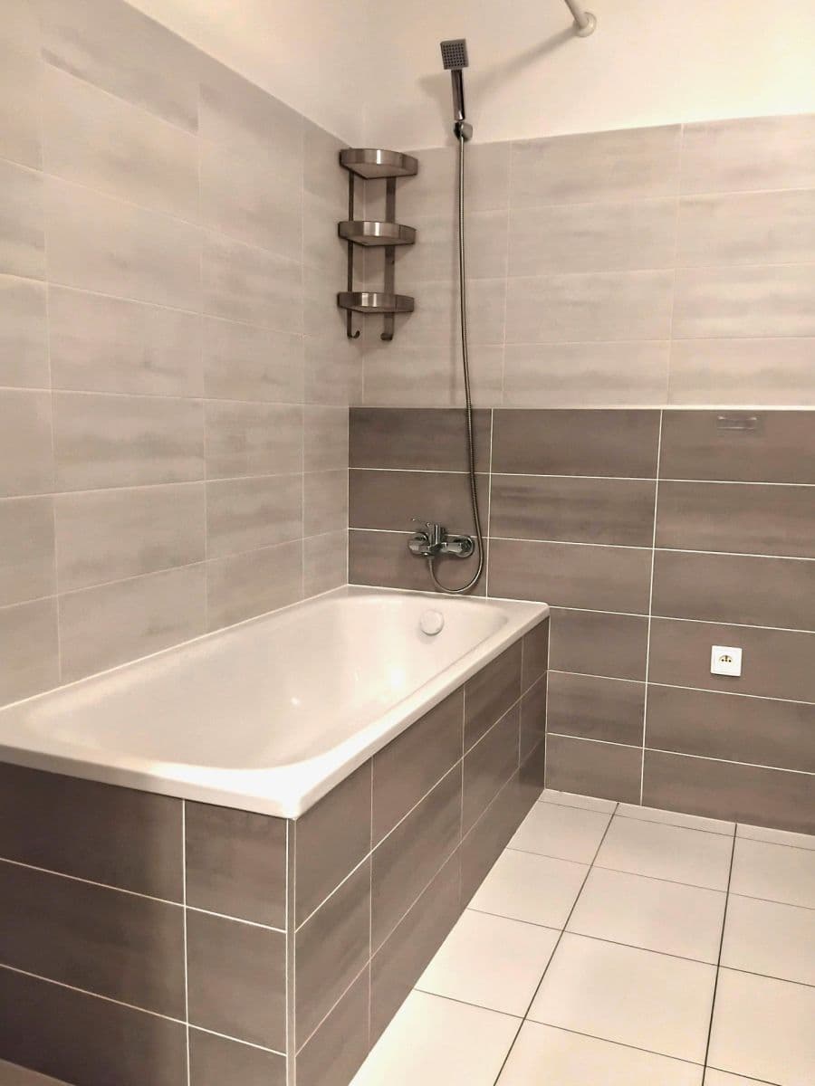 Predaj bytu 2-izbový 63 m², Na Okruhu, Jesenice, Středočeský kraj Predaj bytu 2-izbový 63 m², Na Okruhu, Jesenice, Středočeský kraj