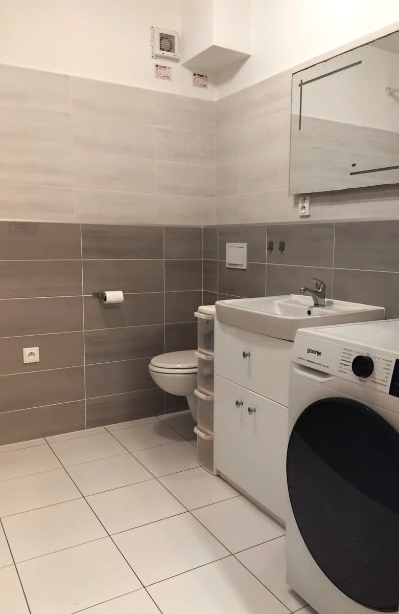 Predaj bytu 2-izbový 63 m², Na Okruhu, Jesenice, Středočeský kraj Predaj bytu 2-izbový 63 m², Na Okruhu, Jesenice, Středočeský kraj