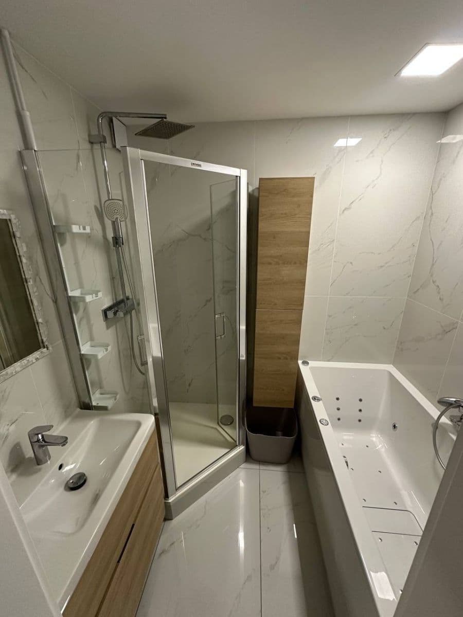 Prenájom bytu 3-izbový 70 m², Láskova, Praha, Praha Prenájom bytu 3-izbový 70 m², Láskova, Praha, Praha