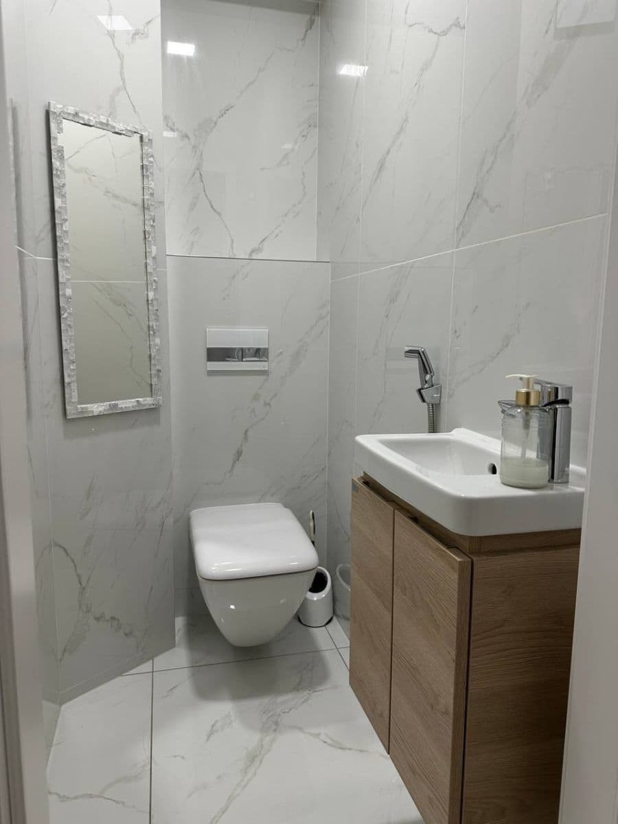 Prenájom bytu 3-izbový 70 m², Láskova, Praha, Praha Prenájom bytu 3-izbový 70 m², Láskova, Praha, Praha