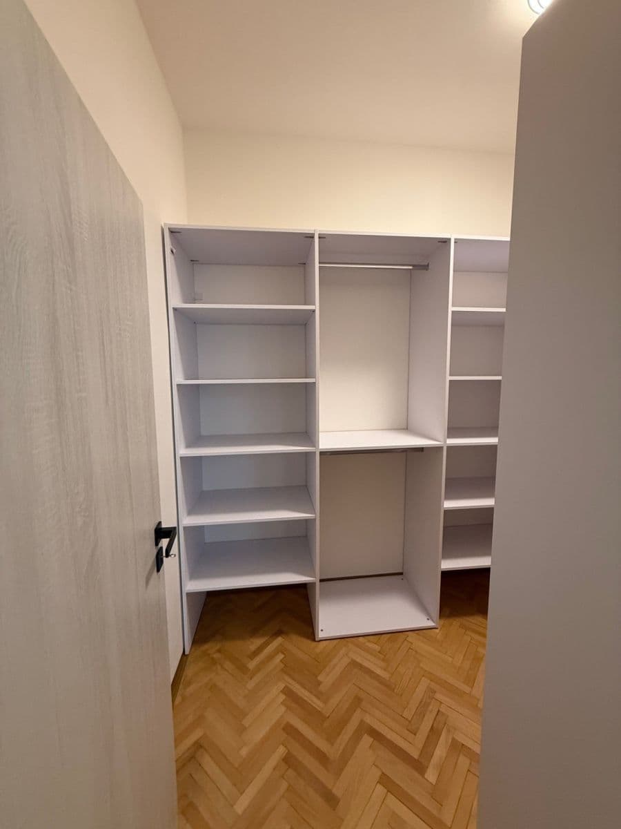 Prenájom bytu 2-izbový 63 m², Schnirchova, Praha, Praha Prenájom bytu 2-izbový 63 m², Schnirchova, Praha, Praha