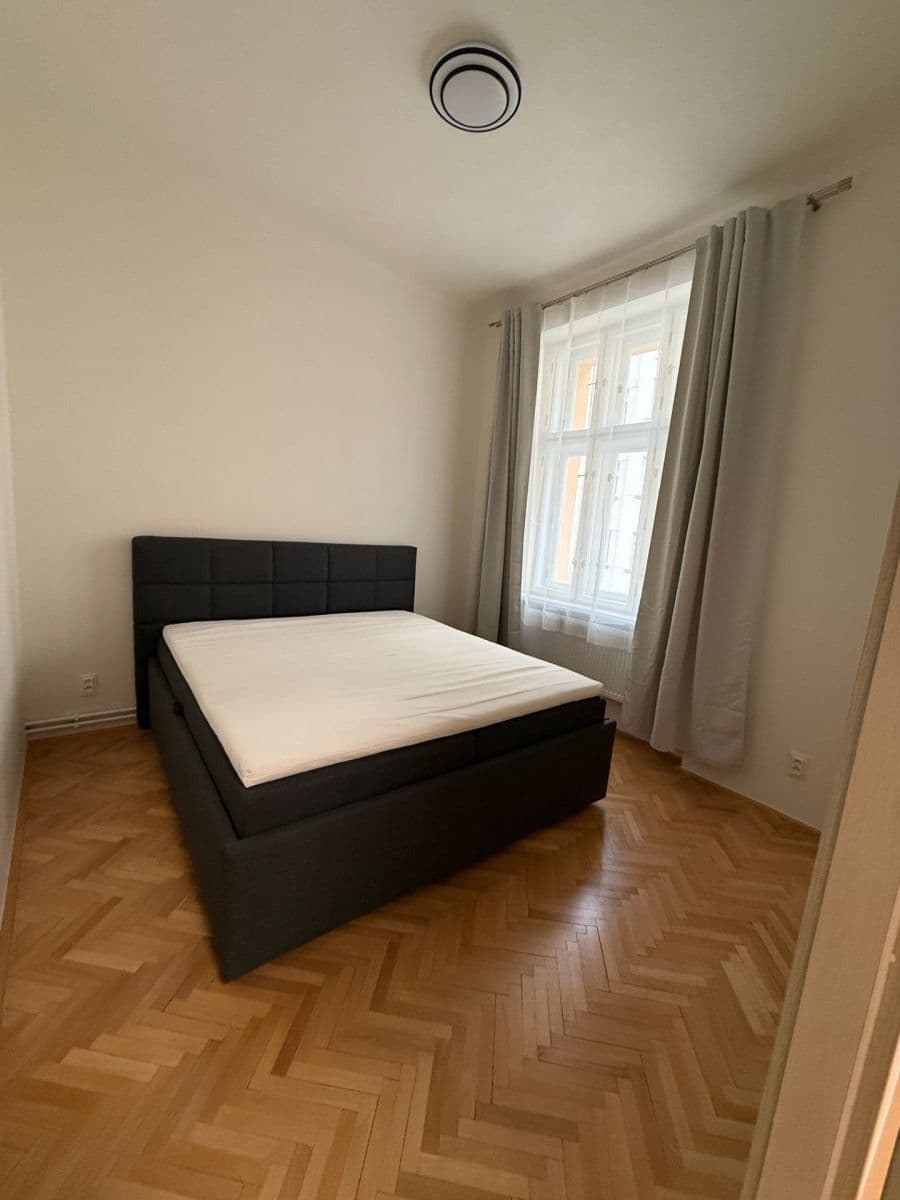 Prenájom bytu 2-izbový 63 m², Schnirchova, Praha, Praha Prenájom bytu 2-izbový 63 m², Schnirchova, Praha, Praha