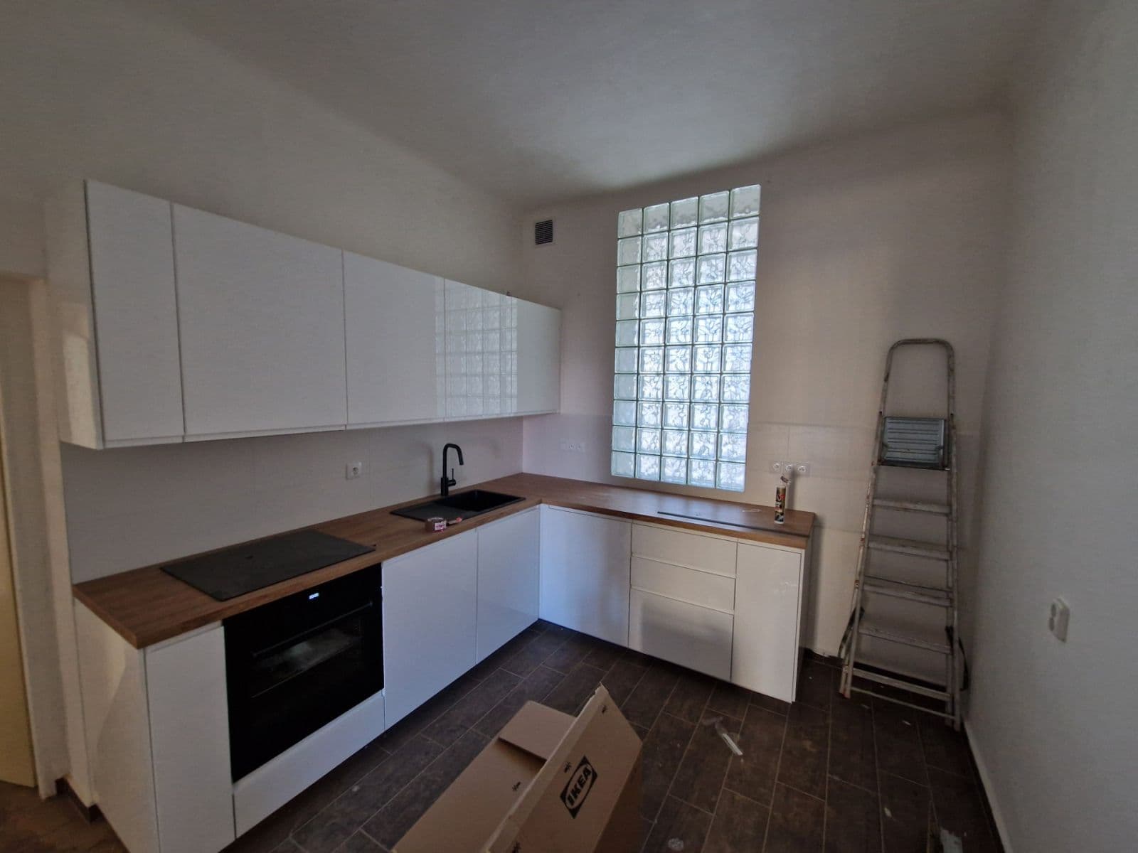 Prenájom bytu 3-izbový 89 m², Merhautova, Brno, Jihomoravský kraj Prenájom bytu 3-izbový 89 m², Merhautova, Brno, Jihomoravský kraj