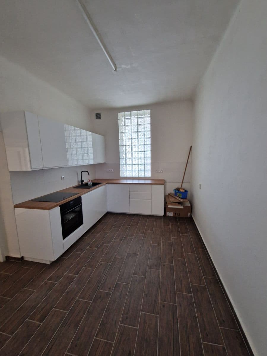 Prenájom bytu 3-izbový 89 m², Merhautova, Brno, Jihomoravský kraj Prenájom bytu 3-izbový 89 m², Merhautova, Brno, Jihomoravský kraj