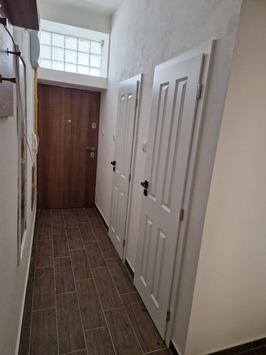 Prenájom bytu 3-izbový 89 m², Merhautova, Brno, Jihomoravský kraj Prenájom bytu 3-izbový 89 m², Merhautova, Brno, Jihomoravský kraj