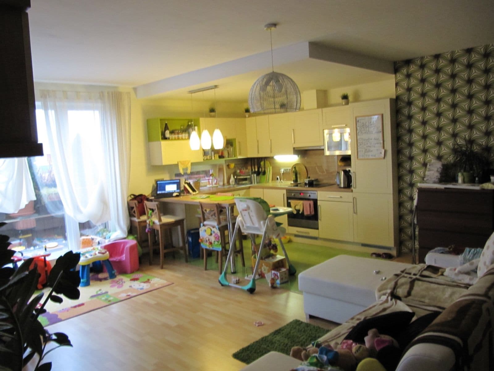 Prenájom bytu 3-izbový 98 m², Chotěšovská, Praha, Praha Prenájom bytu 3-izbový 98 m², Chotěšovská, Praha, Praha