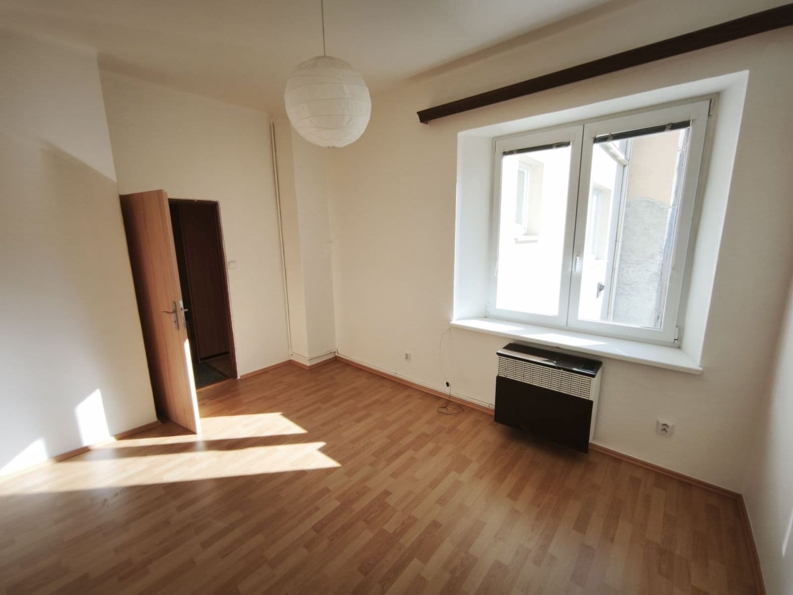 Prenájom bytu 3-izbový 52 m², Zikova, Praha, Praha Prenájom bytu 3-izbový 52 m², Zikova, Praha, Praha