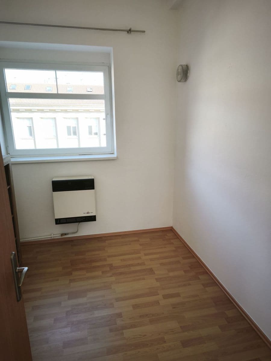 Prenájom bytu 3-izbový 52 m², Zikova, Praha, Praha Prenájom bytu 3-izbový 52 m², Zikova, Praha, Praha