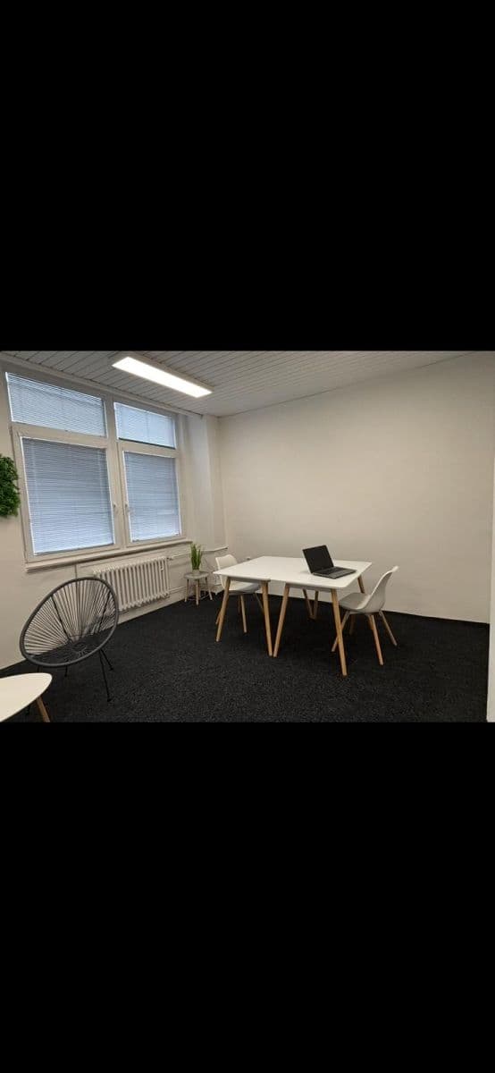 Prenájom kancelárie 24 m², Nábřeží, Zlín, Zlínský kraj Prenájom kancelárie 24 m², Nábřeží, Zlín, Zlínský kraj