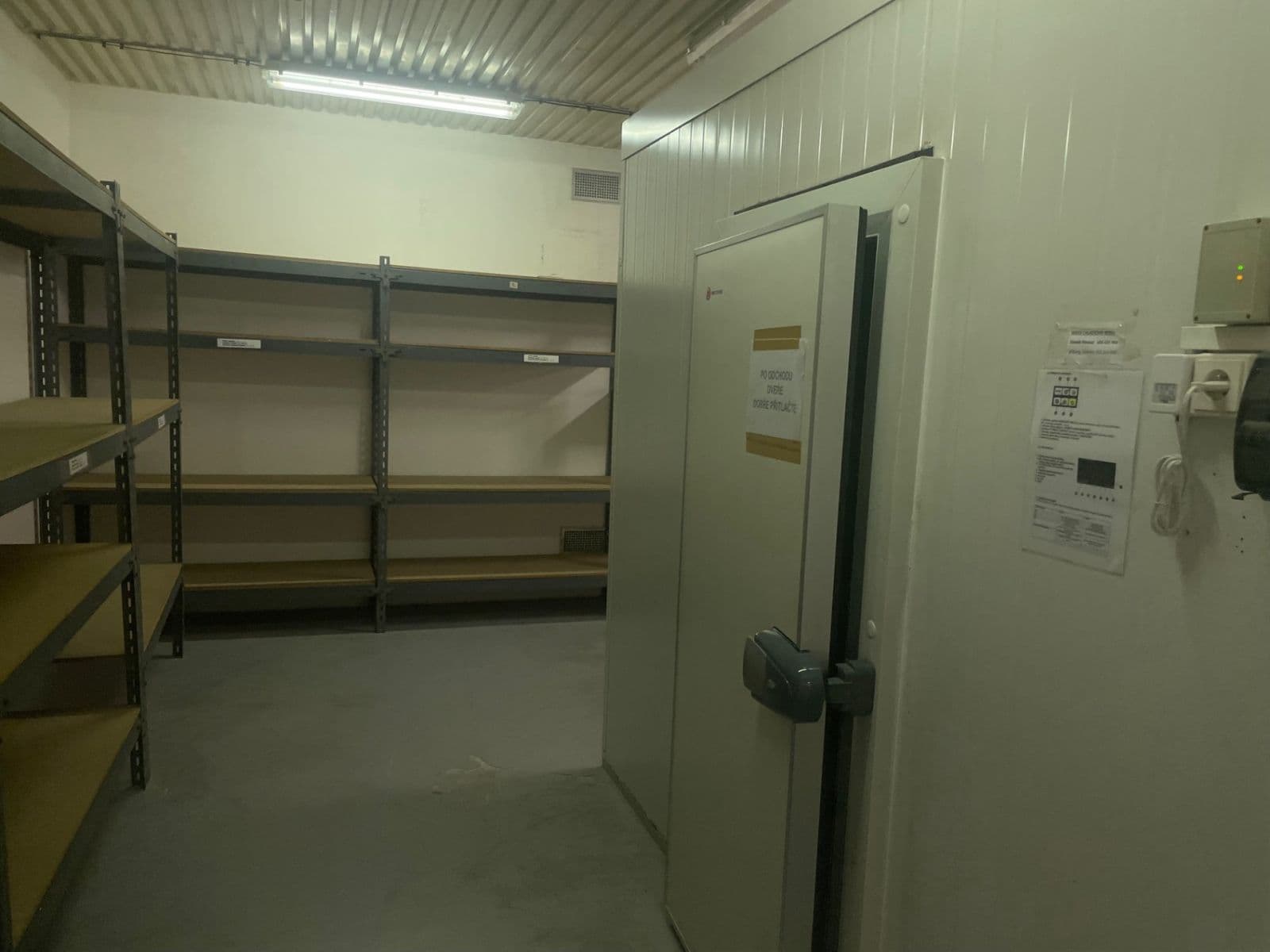 Prenájom nebytového priestoru 140 m², U Zeměpisného ústavu, Praha, Praha Prenájom nebytového priestoru 140 m², U Zeměpisného ústavu, Praha, Praha