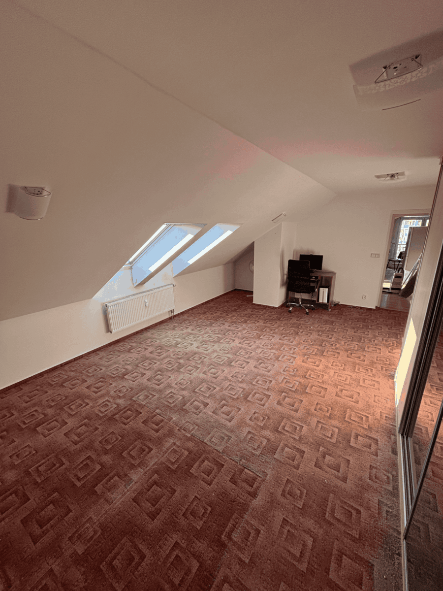 Predaj bytu 3-izbový 82 m², Dubinská, Pardubice, Pardubický kraj Predaj bytu 3-izbový 82 m², Dubinská, Pardubice, Pardubický kraj