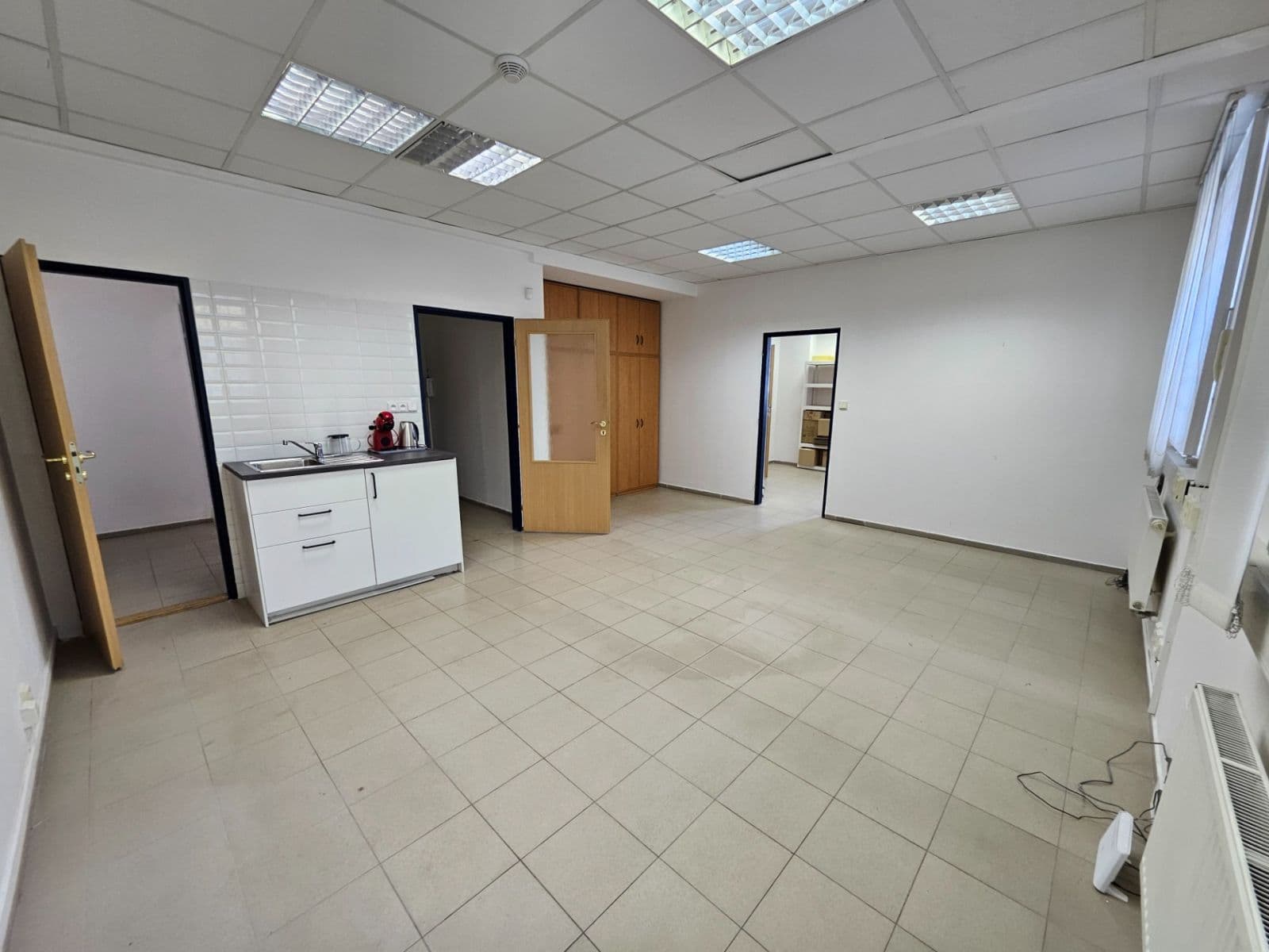 Prenájom nebytového priestoru 77 m², Záběhlická, Praha, Praha Prenájom nebytového priestoru 77 m², Záběhlická, Praha, Praha