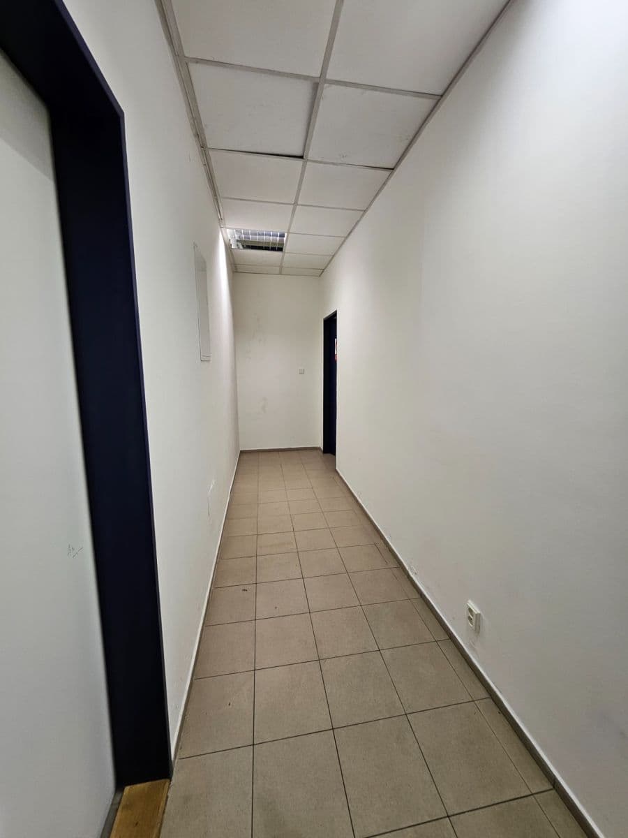 Prenájom nebytového priestoru 77 m², Záběhlická, Praha, Praha Prenájom nebytového priestoru 77 m², Záběhlická, Praha, Praha